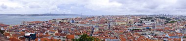 Panorama Lizbon evleri ve Portekiz liman