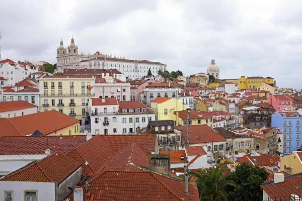 Lissabon huizen en haven in portugal — Stockfoto