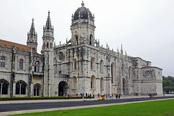 The Monastery of St. Jeronimos, is one of the most famous monume — Stock Photo, Image