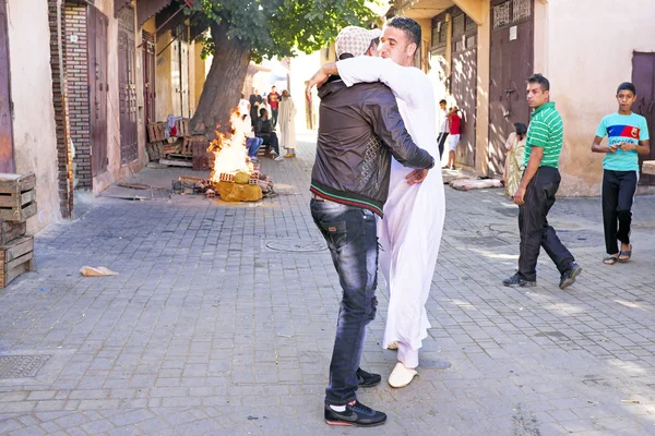 Fes, Μαρόκο - Οκτωβρίου 2013 15: φίλους να ευχές για την ε — Φωτογραφία Αρχείου