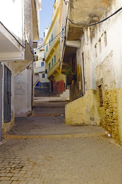 Alte straße in moulay idriss in marokko. — Stockfoto