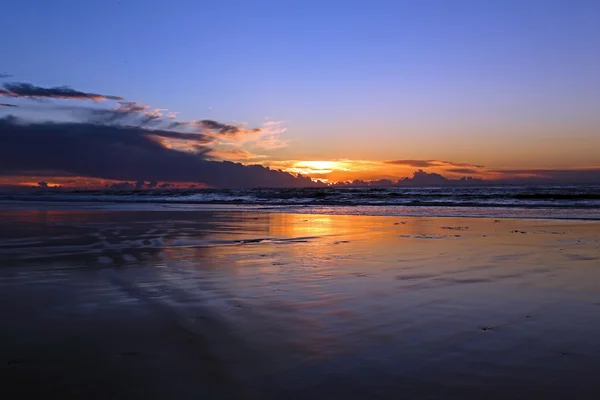 Beau coucher de soleil à Vale Figueiras au Portugal — Photo