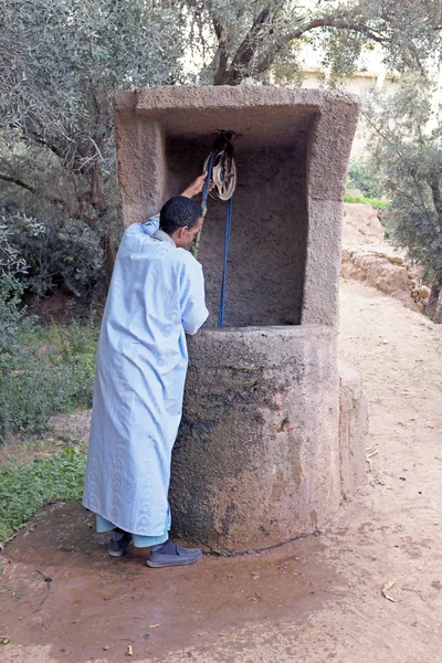 Man in traditionele doek — Stockfoto