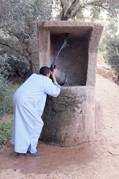 Geleneksel bez adam — Stok fotoğraf