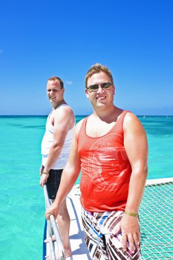 çocuklar bir katamaran