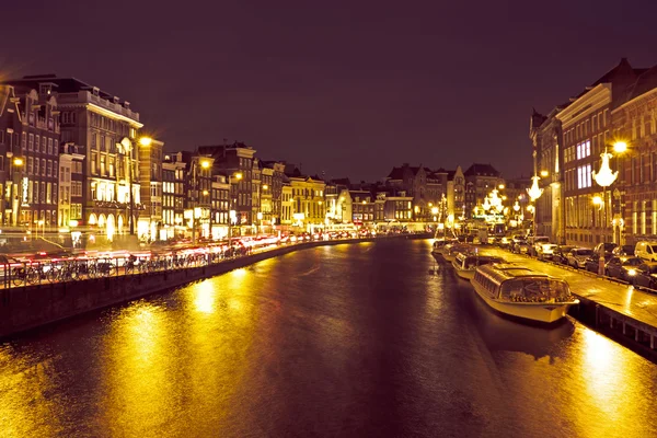 Amsterdam bei Nacht — Stockfoto