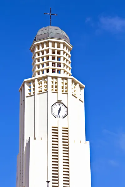 Neue evangelische Kirche — Stockfoto