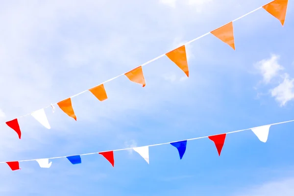 Hollanda kingsday kutlayan turuncu bayrak