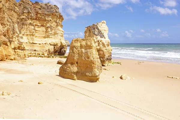 Naturliga stenar på praia da rocha — Stockfoto