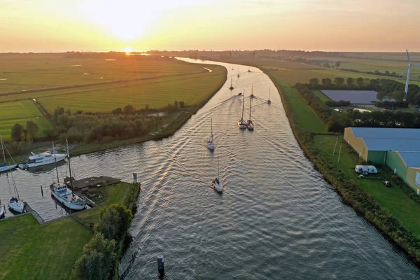 Luftaufnahmen Von Segelbooten Bei Sonnenuntergang Friesland Den Niederlanden — Stockfoto