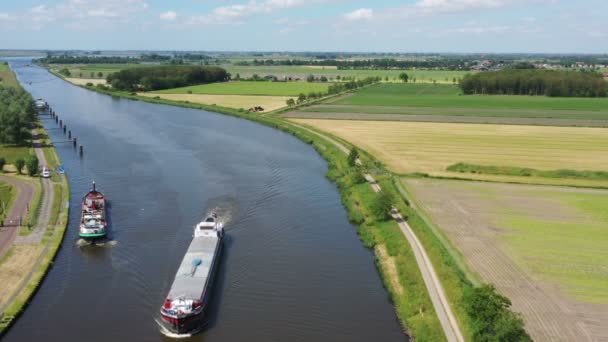 Luchtfoto Van Vrachtschepen Het Platteland Het Prinses Margriet Kanaal Bij — Stockvideo