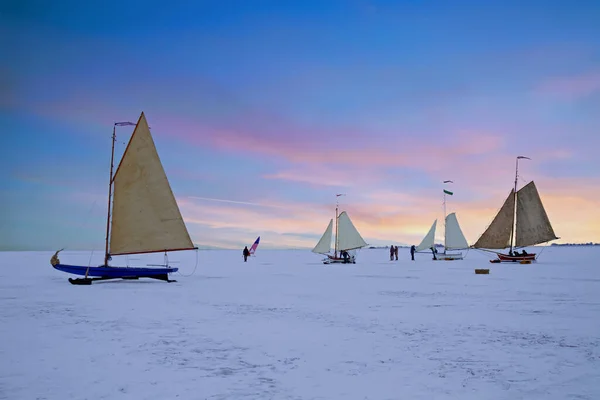 Issegling Gouwzee Vintern Nederländerna Vid Solnedgången — Stockfoto