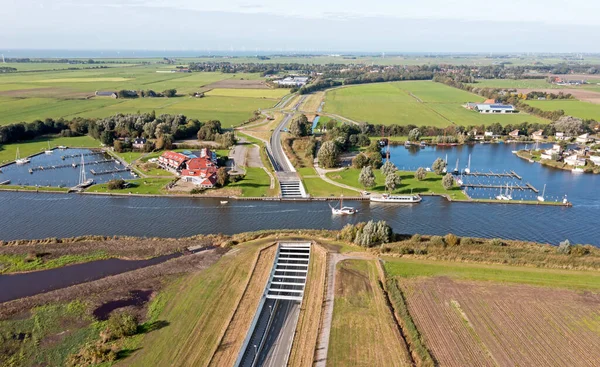 Воздух Аквадука Галамадаммен Фрисландии Нидерланды — стоковое фото