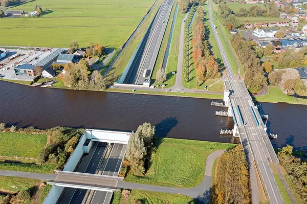 Luchtfoto Van Het Princes Margriet Aquaduct Aan Snelweg Bij Uitwellingerga — Stockfoto