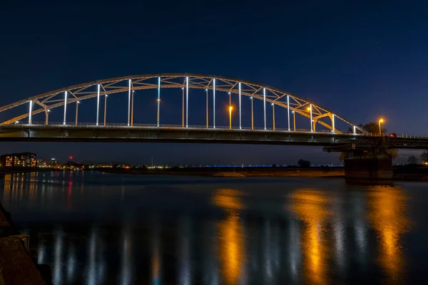 荷兰德文郡附近的Ijssel河上的威廉敏娜桥 — 图库照片