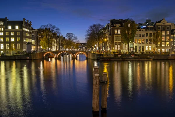 Città Panoramica Amsterdam Fiume Amstel Nei Paesi Bassi Tramonto — Foto Stock