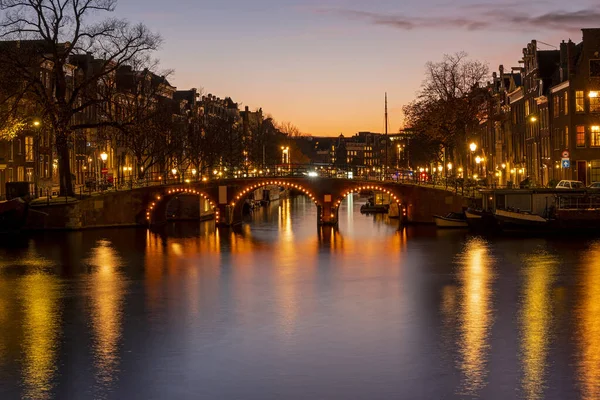 Stadsgezicht Van Amsterdam Aan Amstel Bij Zonsondergang — Stockfoto