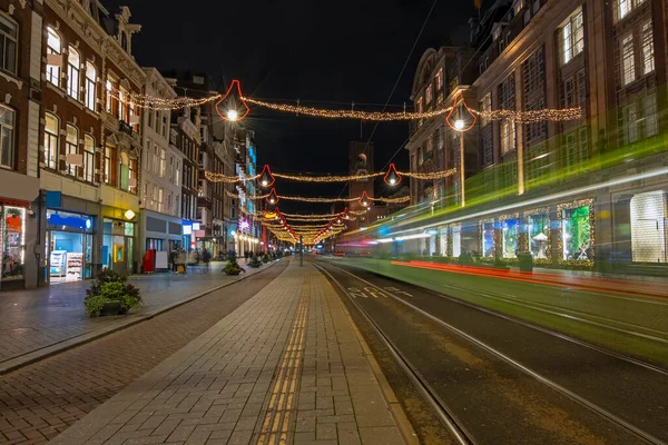 Tram Driving Damrak Christmas Time Amsterdam Netherlands — Stock Photo, Image