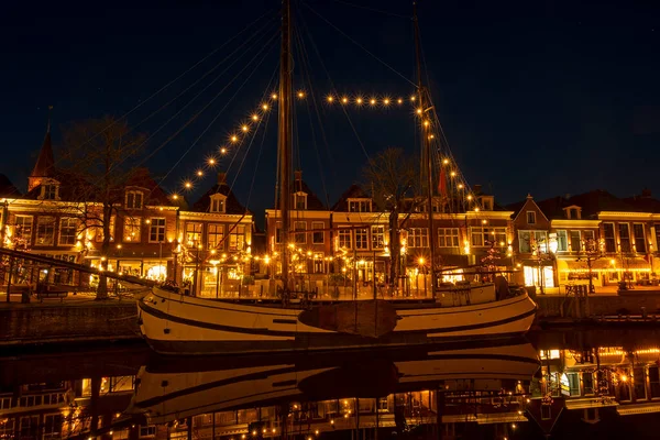 Исторический Город Доккум Рождественское Время Нидерландах Ночью — стоковое фото