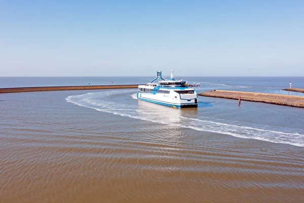 Barco Ferry Que Chega Porto Harlingen Frísia Países Baixos — Fotografia de Stock