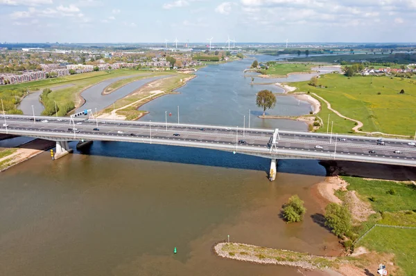 Hollanda Utrecht Yakınlarında Karayolu Ile Lek Nehri Üzerindeki Köprüden Gelen — Stok fotoğraf