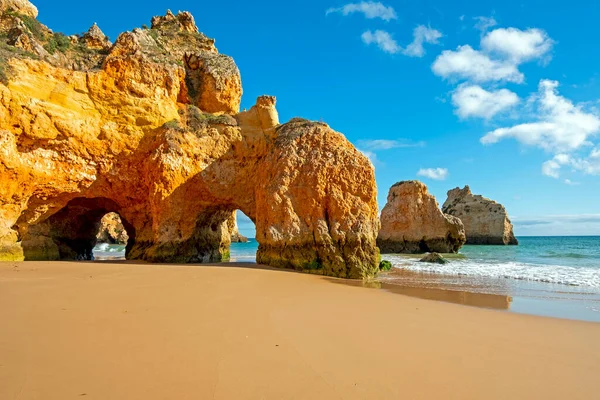 Naturliga Klippor Vid Praia Tres Irmaos Alvor Algarve Portugal — Stockfoto