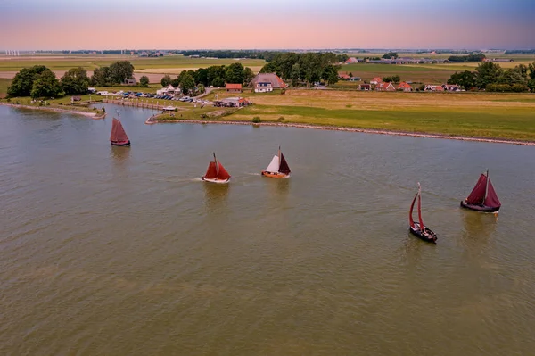 Antena Tradycyjnych Holenderskich Drewnianych Łodzi Ijsselmeer Pobliżu Portu Laaxum Friesland — Zdjęcie stockowe