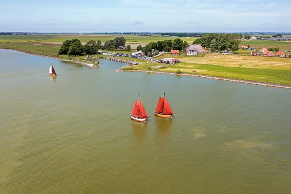 Antena Tradycyjnych Holenderskich Drewnianych Łodzi Ijsselmeer Pobliżu Portu Laaxum Friesland — Zdjęcie stockowe