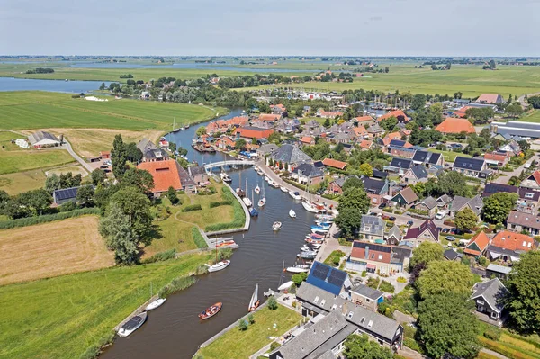 オランダ フリースラントのガスタマイアー村からの空中 — ストック写真