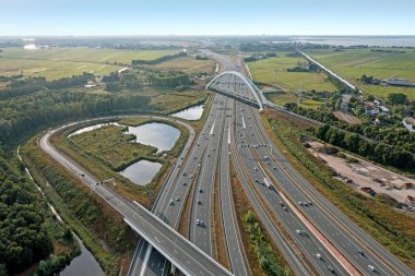 Hollanda 'daki A1 ile kesişen Muiderberg hava sahasından.