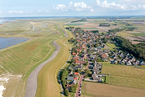 Antena Tradycyjnej Wioski Moddergat Nad Morzem Wattowym Friesland Holandii — Zdjęcie stockowe