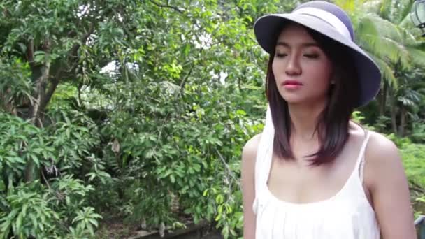 Woman suffer from high temperature, heat stroke or headache : tripod HD — Stock Video