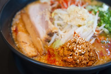 Japon domuz noodle veya ramen, baharatlı ve lezzetli
