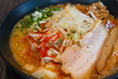 Japon domuz noodle veya ramen, baharatlı ve lezzetli