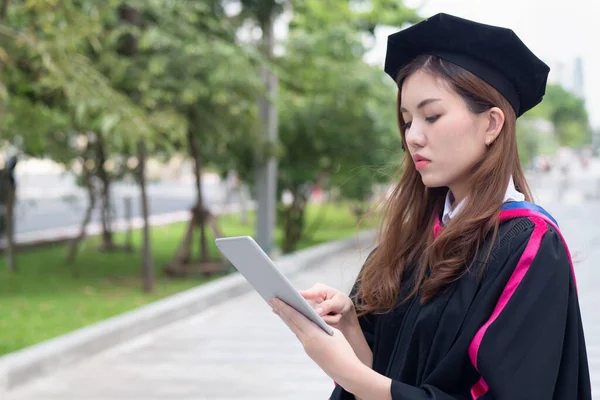 Newly Graduate Female College Student Looking Job Online Media — Stock Photo, Image