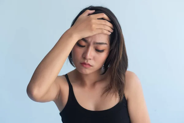 Enfermo Asiático Mujer Sufriendo Migraña Dolor Cabeza —  Fotos de Stock