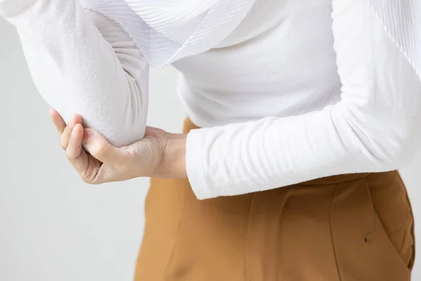 Asian Woman Suffering Tennis Elbow Syndrome Pain Elbow Injury — Stock Photo, Image