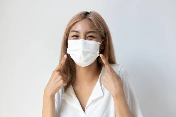 Boldog Visel Fehér Arc Maszk Szezonális Influenza Porszennyezés Elleni Védelem — Stock Fotó