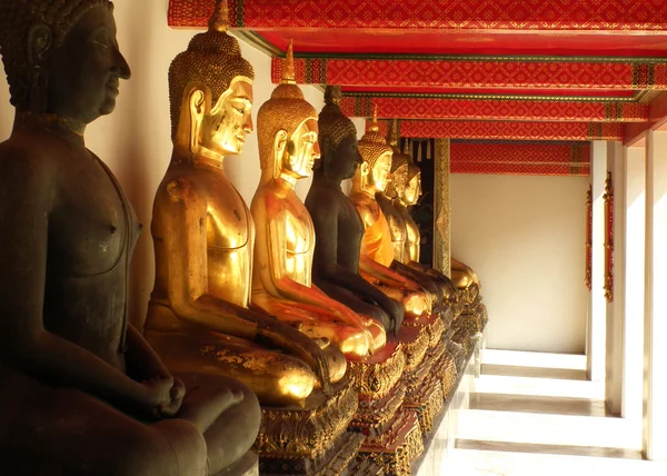 Statue de Bouddha au temple wat po thailand, Bangkok Thaïlande — Photo