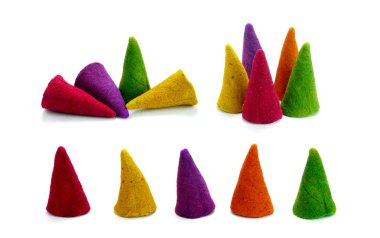 Beyaz arka plan üzerinde izole renkli tütsü yukarıya kapatmak