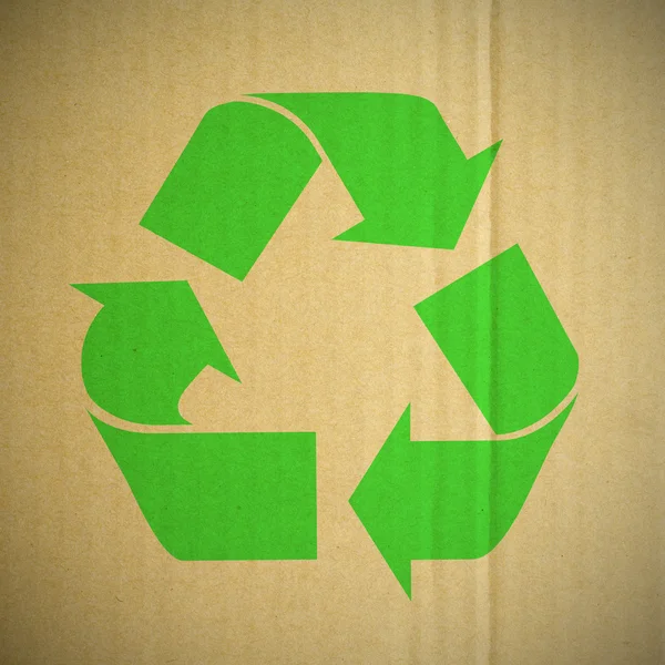 Symbole de recyclage vert sur boîte en papier — Photo