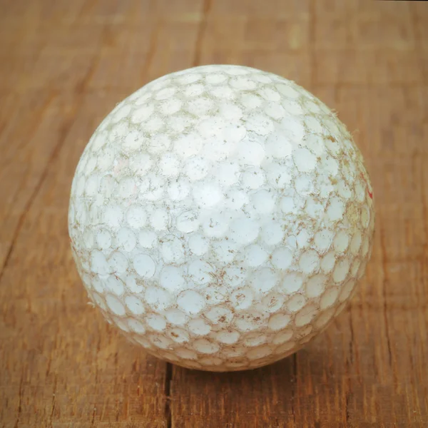 Bola de golfe estilo retro vintage velho — Fotografia de Stock