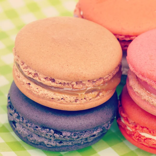 Sweet and colourful french macarons retro-vintage style — Stock Photo, Image