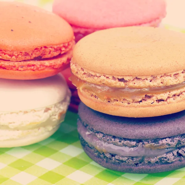 Sweet and colourful french macarons retro-vintage style — Stock Photo, Image