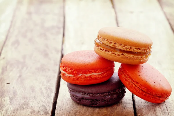 Macarons francesi dolci e colorati stile retrò-vintage — Foto Stock