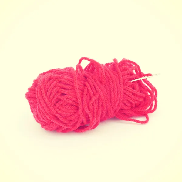 Fil rouge pour tricoter vieux style vintage rétro — Photo