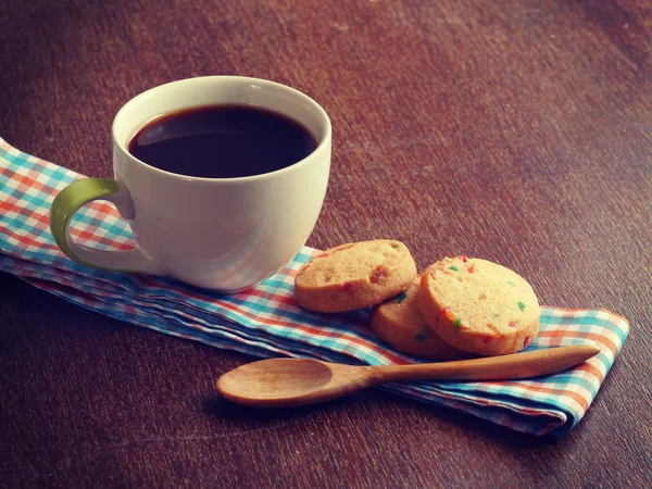 Kopje koffie met koekjes oude retro vintage stijl — Stockfoto