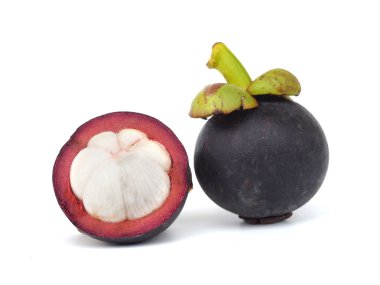 Beyaz arka planda mangosteen