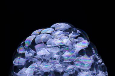 Soyut arka plan beyaz sabunlu köpük dokusu. Köpüklü şampuan köpüğü.