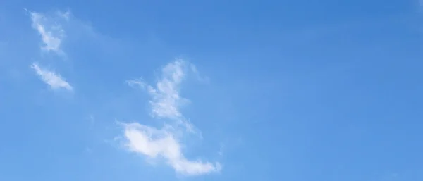 Cloudscape Cielo Azzurro Nuvole Bianche Ampio Panorama Vasto Cielo Azzurro — Foto Stock